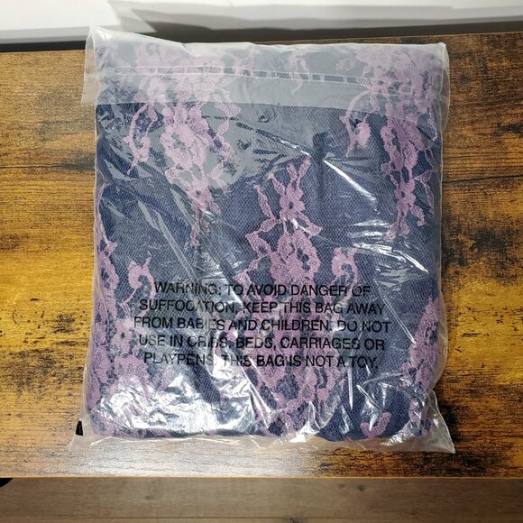 NEW VENUS Cold Shoulder Lace Dress in Navy & Purple, size 6 - Picture 3 of 3